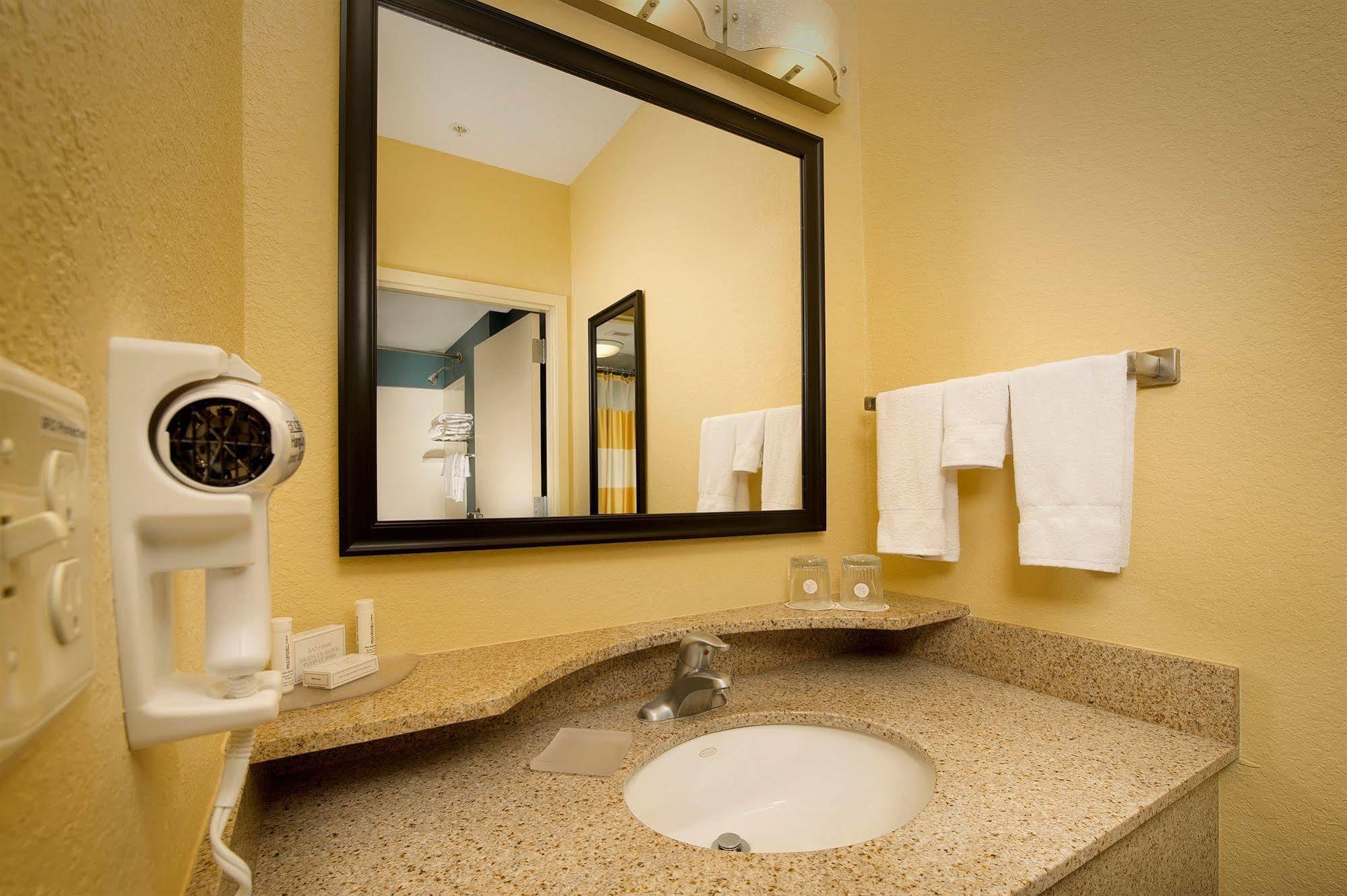 Springhill Suites By Marriott Jacksonville North I-95 Area Exterior photo