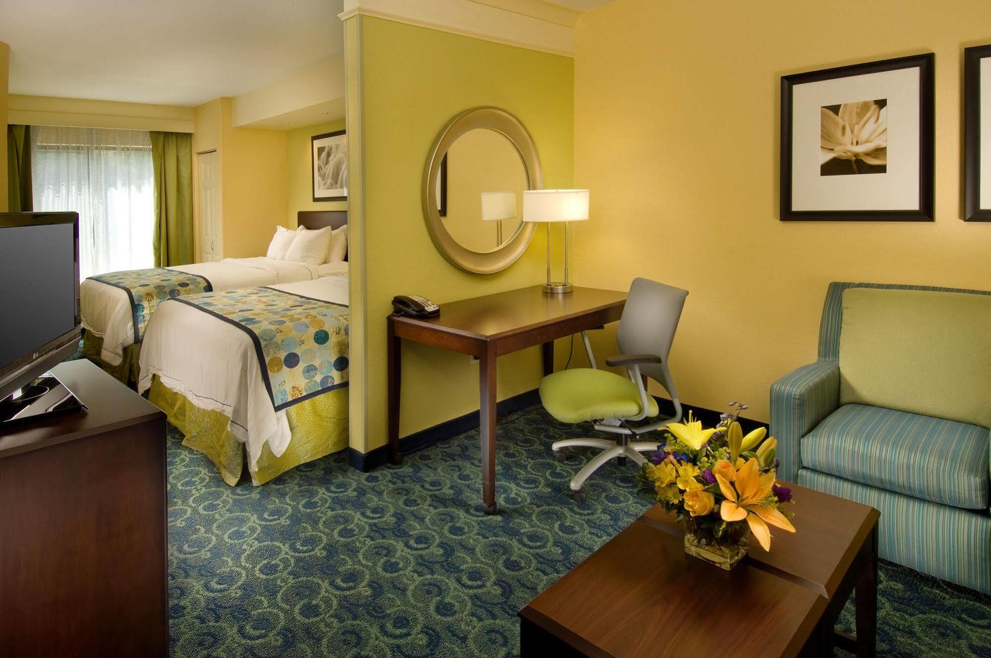 Springhill Suites By Marriott Jacksonville North I-95 Area Exterior photo